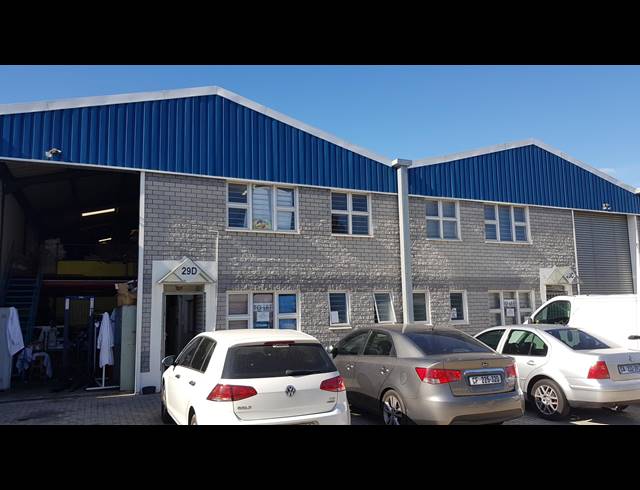 554M² FACTORY TO LET IN SAXON INDUSTRIAL